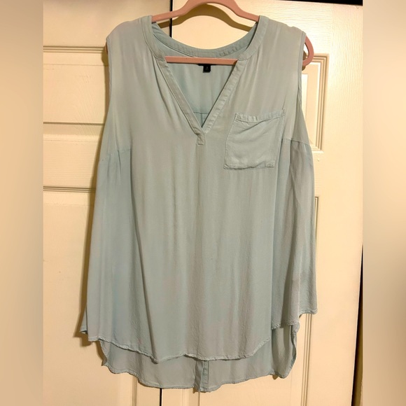 torrid Tops - Torrid button back tank top
